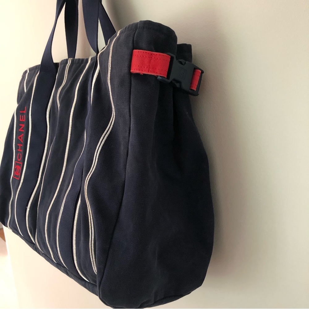 Chanel Large Navy Classic Tote Bag - Picture 5 of 16